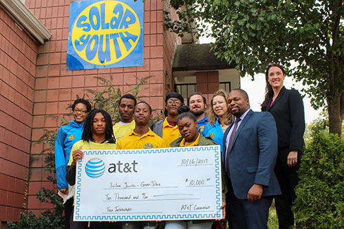 photo of Senator Winfield with Solar Youth group.